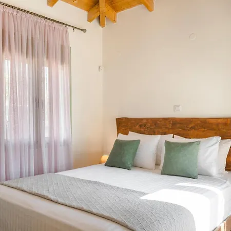 Dionisis By Vintage Travel * Karavádhos