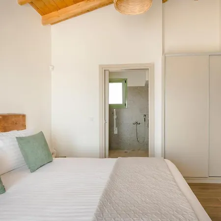 Villa Dionisis By Vintage Travel